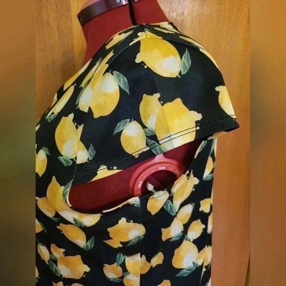 Nue Options | Lemon Half Sleeve T-Shirt in Black,  Size L - Picture 3 of 6